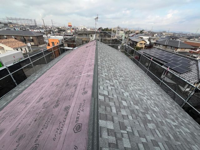 加古川市のカバー工事に伴う屋根材の設置